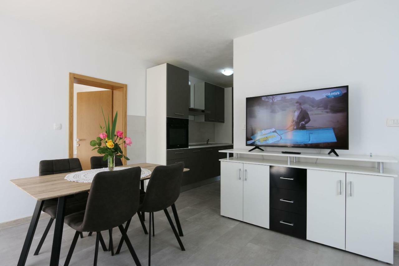 Apartments Mihalic Сило Экстерьер фото